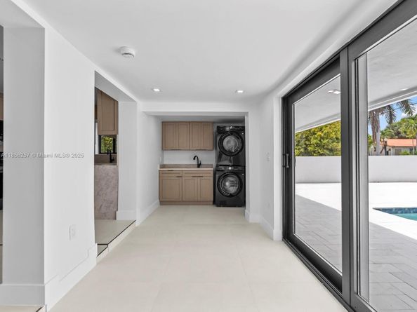 1221 Biarritz Dr, Miami Beach FL 33141