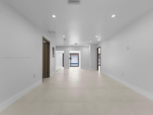 1221 Biarritz Dr, Miami Beach FL 33141