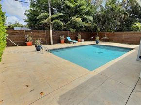 3911 SW 61st Ave, Miami FL 33155