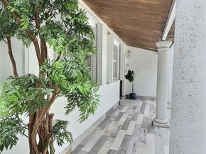 3911 SW 61st Ave, Miami FL 33155