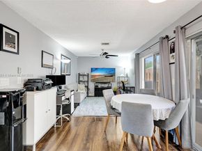 9900 NW 2nd Ct, Plantation FL 33324