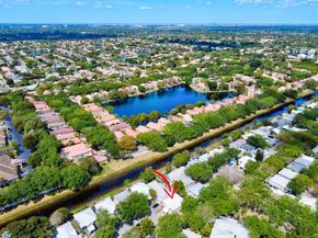 9900 NW 2nd Ct, Plantation FL 33324