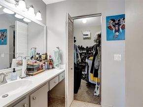 9900 NW 2nd Ct, Plantation FL 33324