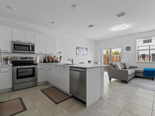 12204 NW 23rd Ct, Miami FL 33167