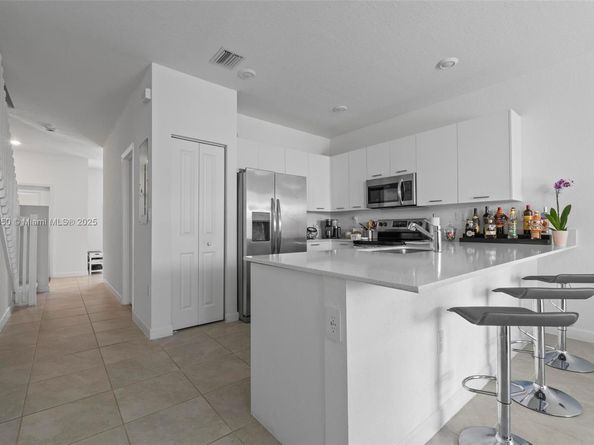 12204 NW 23rd Ct, Miami FL 33167