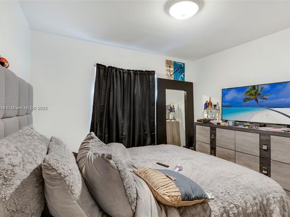 219 NW 7th Ct, Hallandale Beach FL 33009