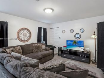 219 NW 7th Ct