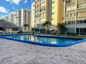301 NE 14th Ave 608, Hallandale Beach FL 33009