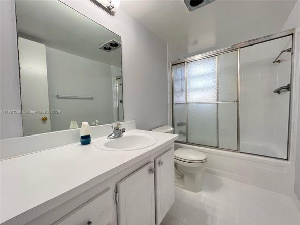 301 NE 14th Ave 608, Hallandale Beach FL 33009