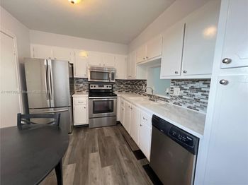 301 NE 14th Ave