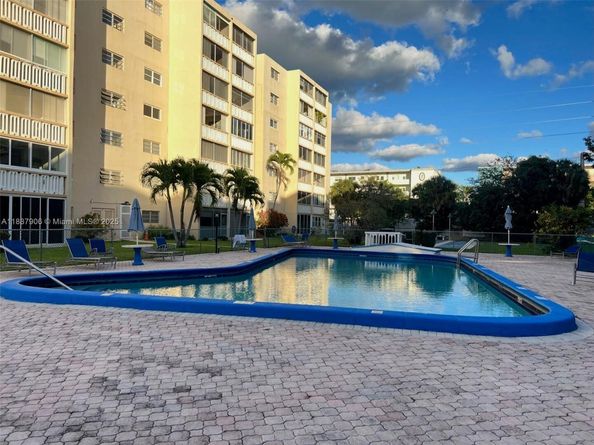 301 NE 14th Ave 608, Hallandale Beach FL 33009