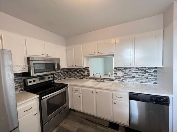 301 NE 14th Ave 608, Hallandale Beach FL 33009