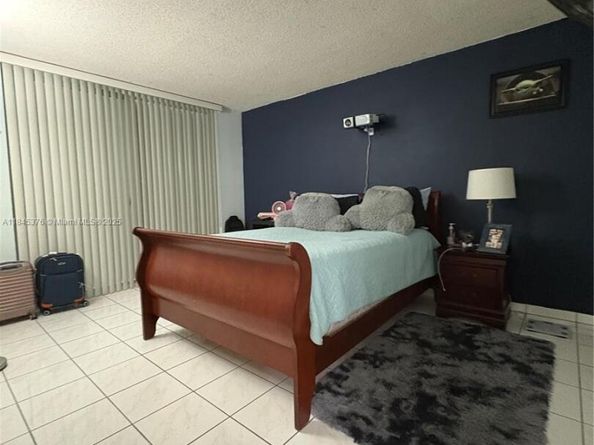 1800 NW 24th AVE 205, Miami FL 33125