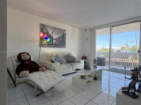 1800 NW 24th AVE 205, Miami FL 33125