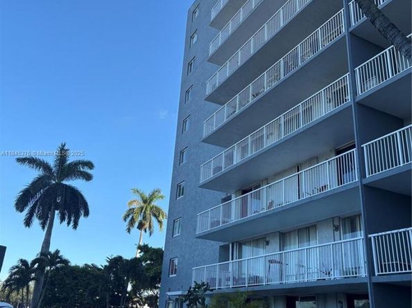 1800 NW 24th AVE 205, Miami FL 33125
