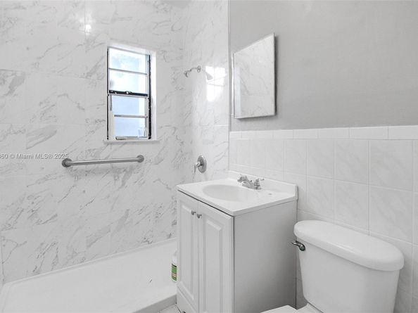 3462 SW 27th St, Miami FL 33133