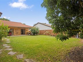 15824 Cotswold Ct, Davie FL 33331