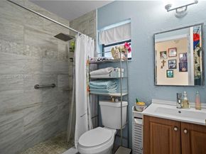 15824 Cotswold Ct, Davie FL 33331