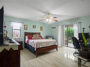 15824 Cotswold Ct, Davie FL 33331