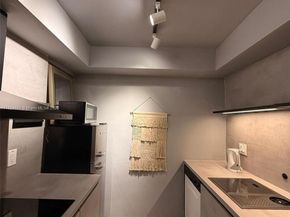 419 Golden Isles Dr 105, Hallandale Beach FL 33009