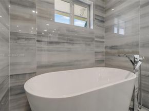 6763 SW 106 pl, Miami FL 33173