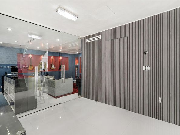 6763 SW 106 pl, Miami FL 33173