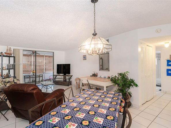 2800 Somerset Dr 115J, Lauderdale Lakes FL 33311