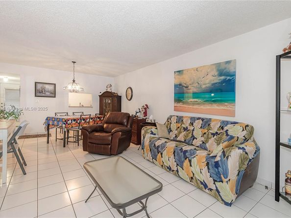 2800 Somerset Dr 115J, Lauderdale Lakes FL 33311