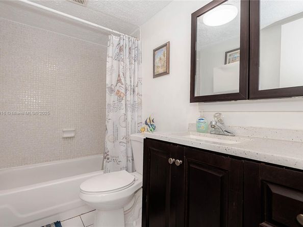 2800 Somerset Dr 115J, Lauderdale Lakes FL 33311