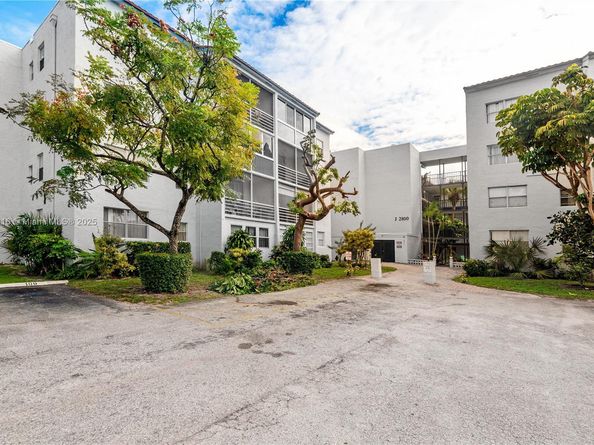 2800 Somerset Dr 115J, Lauderdale Lakes FL 33311