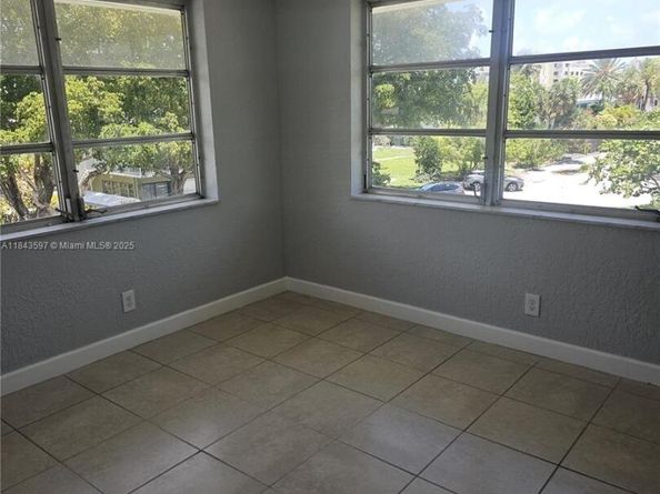1900 NE 8th Ct 308, Fort Lauderdale FL 33304