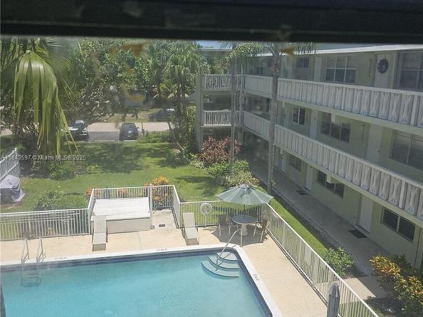 1900 NE 8th Ct 308, Fort Lauderdale FL 33304