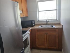 1900 NE 8th Ct 308, Fort Lauderdale FL 33304
