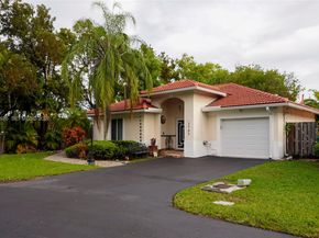 5763 NW 97th Ct, Doral FL 33178
