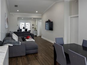 5763 NW 97th Ct, Doral FL 33178