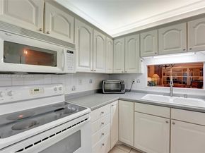 5000 NW 36th St 609, Lauderdale Lakes FL 33319