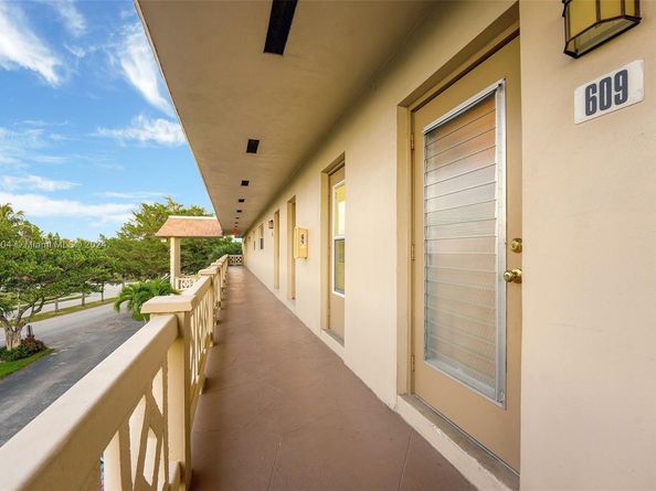 5000 NW 36th St 609, Lauderdale Lakes FL 33319