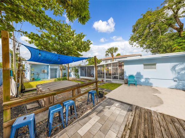 817 SW 12th St, Fort Lauderdale FL 33315