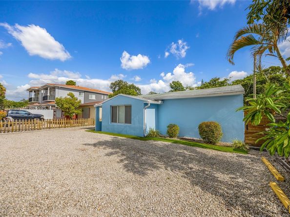 817 SW 12th St, Fort Lauderdale FL 33315