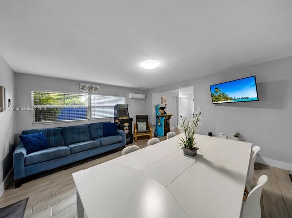 817 SW 12th St, Fort Lauderdale FL 33315