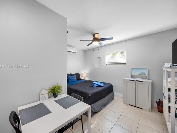 817 SW 12th St, Fort Lauderdale FL 33315