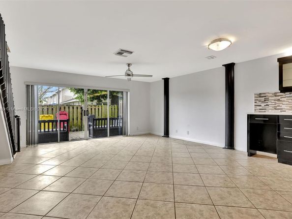 12131 NW 36th pl, Sunrise FL 33323
