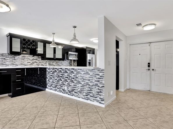 12131 NW 36th pl, Sunrise FL 33323