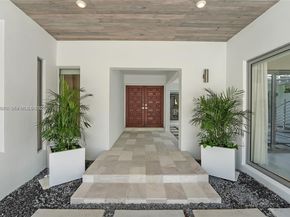 5910 N Bayshore Dr, Miami FL 33137