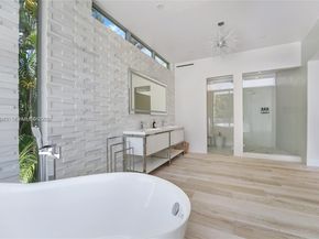 5910 N Bayshore Dr, Miami FL 33137