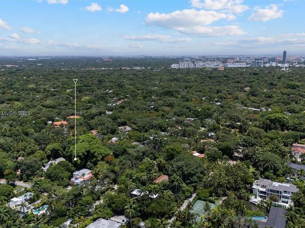 4286 S Douglas Rd, Miami FL 33133