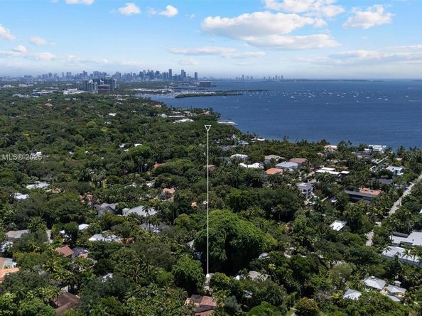 4286 S Douglas Rd, Miami FL 33133