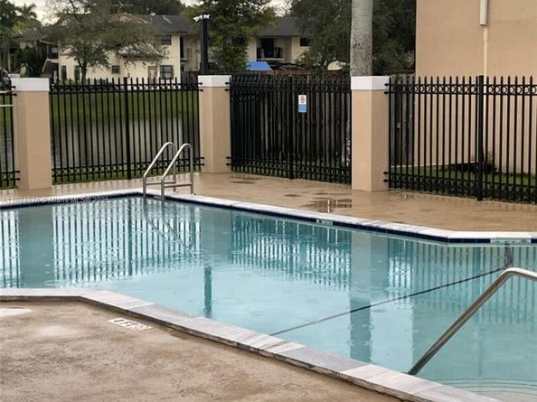 6445 SW 130th Pl 605, Miami FL 33183