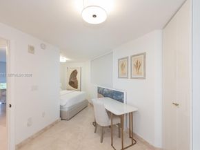 400 Alton Rd TH1A, Miami Beach FL 33139