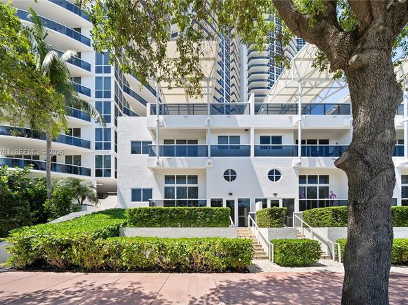 400 Alton Rd TH1A, Miami Beach FL 33139